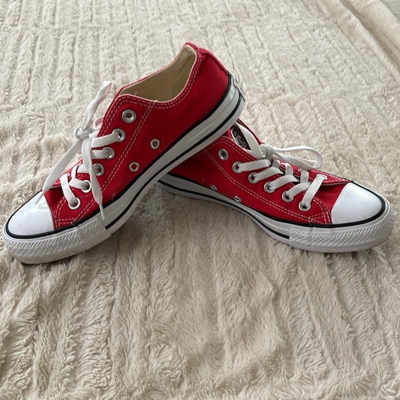 Converse Chuck Taylor All Star Red Shoes Sneakers Women’s Size 7 Men’s Size 5 - Picture 7 of 8